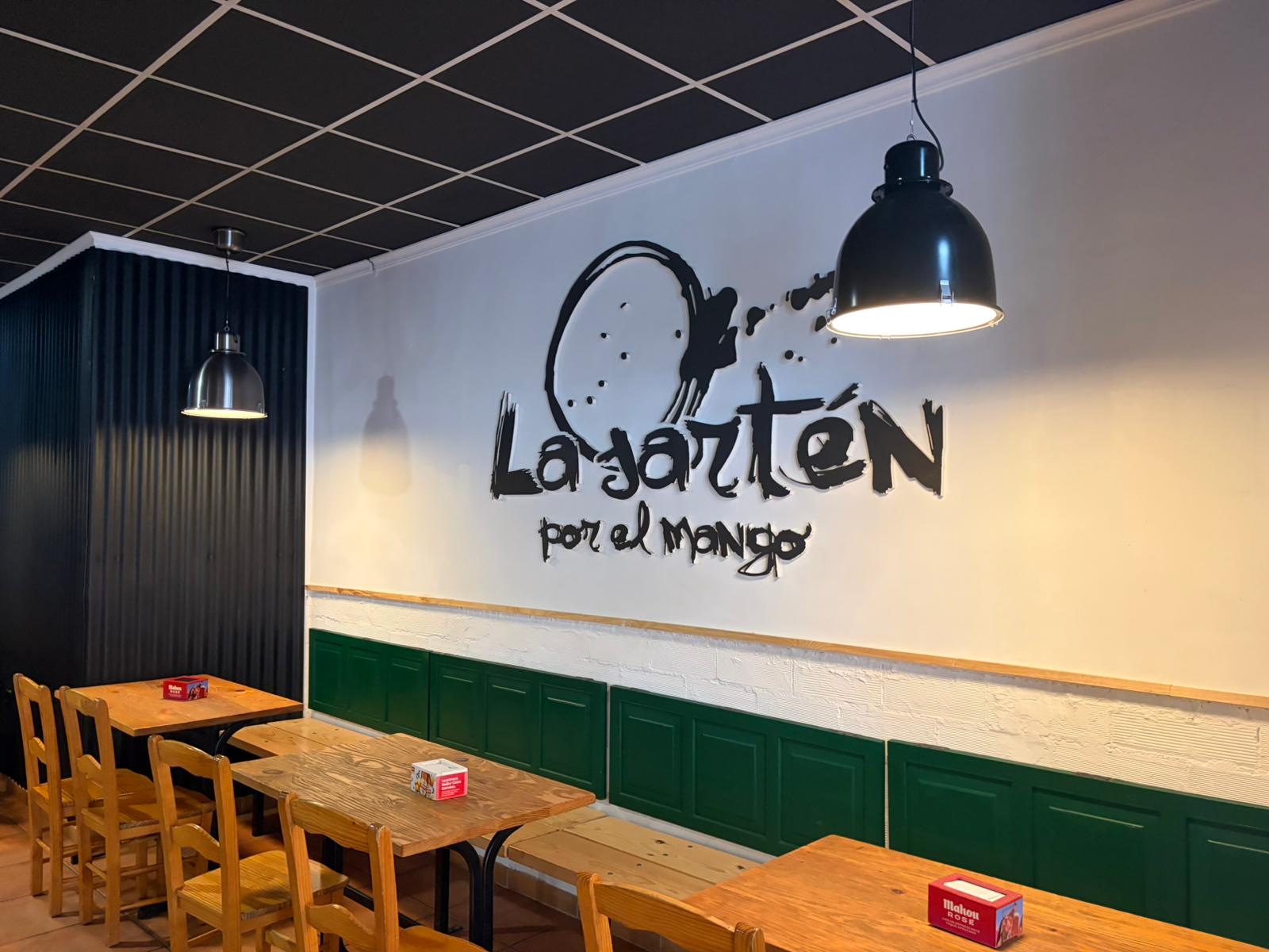 Interior de Bar La Sartén por el Mango en Torrent